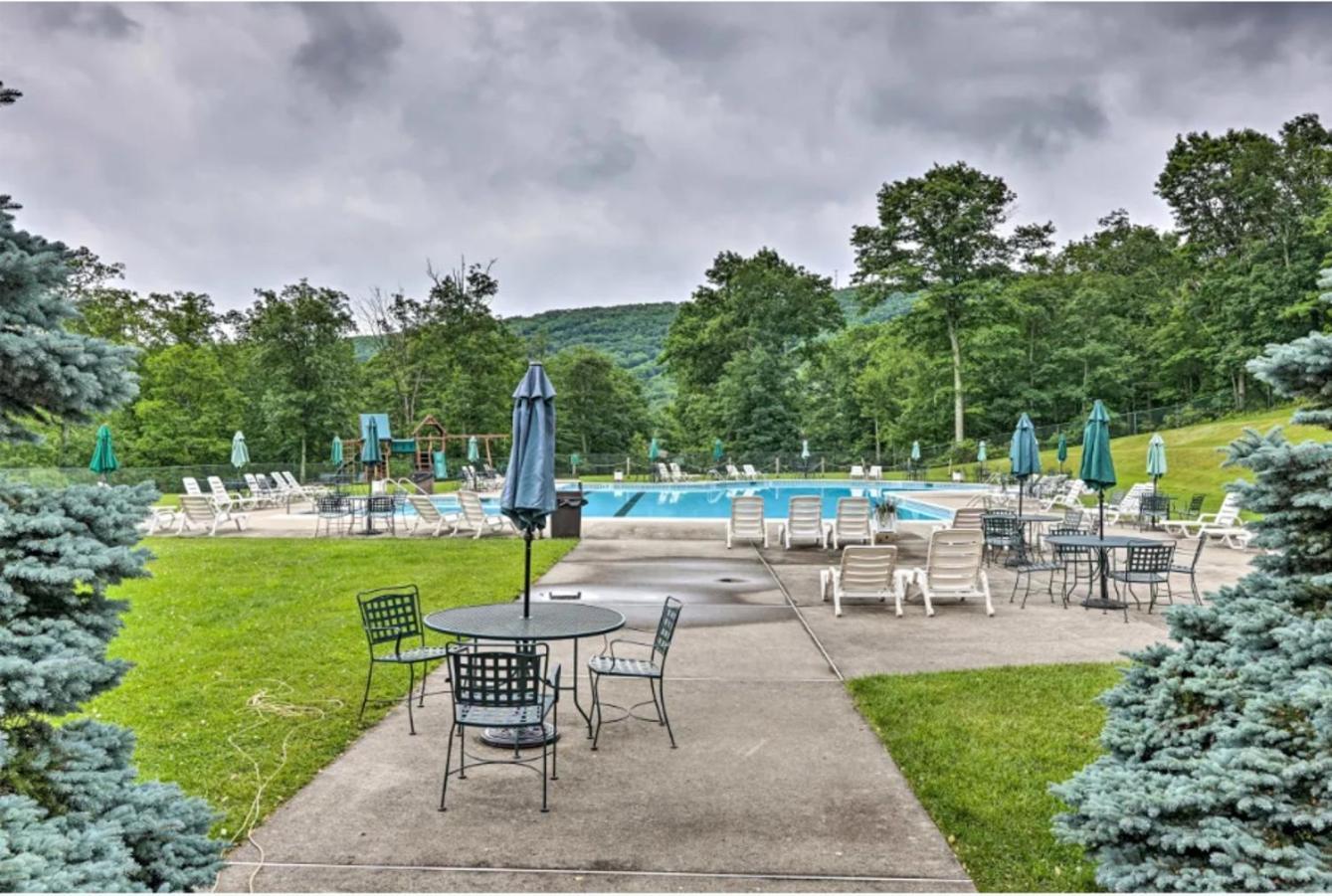 Pocono Mountain Home , Hot Tub- 1 Mile To Skiing! Таннерсвилл Экстерьер фото